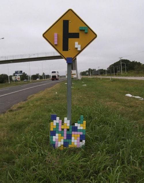 Tetris Sign post