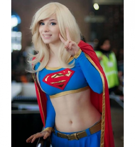 Supergirl Cosplay